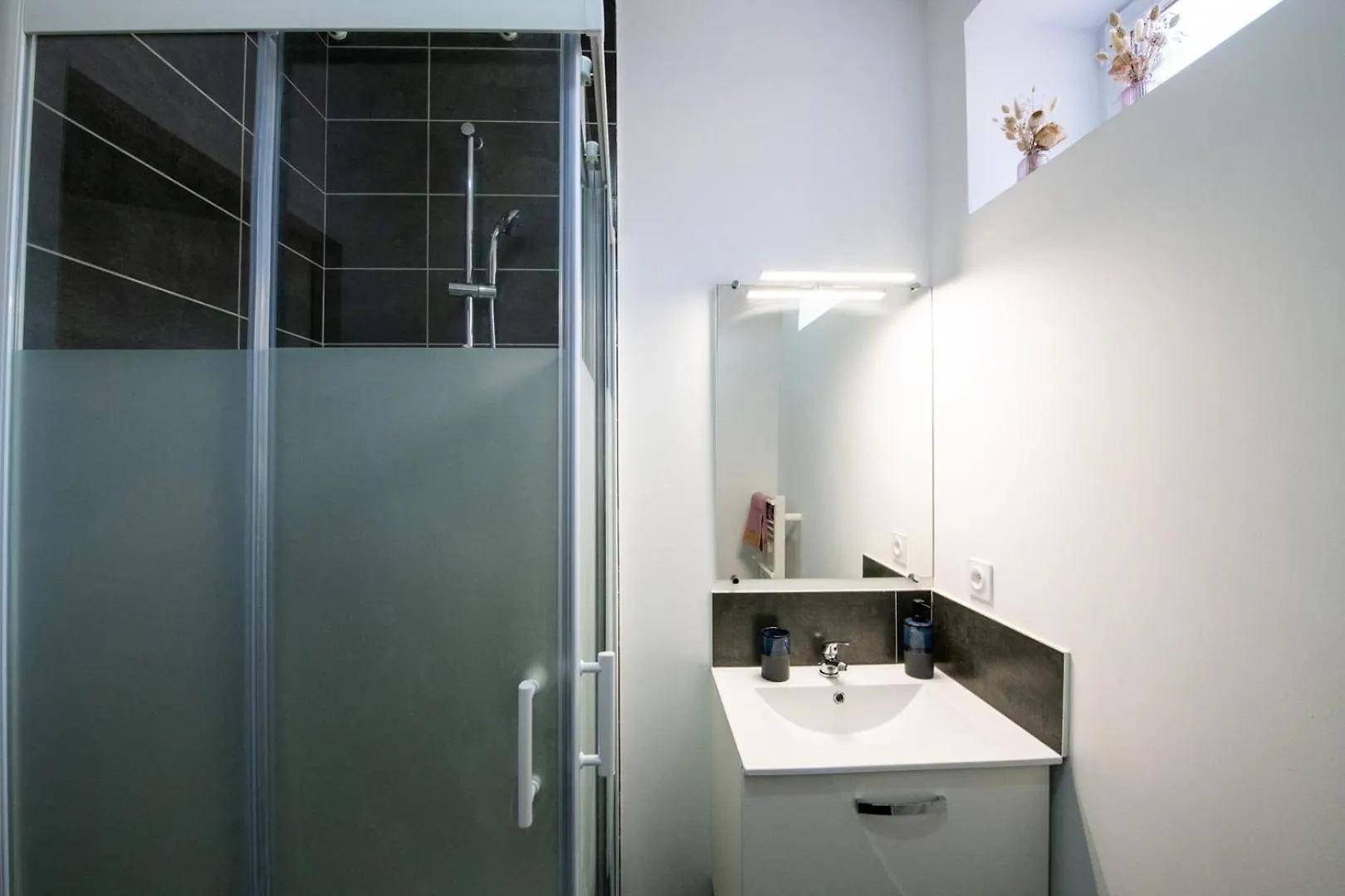 Apartment L'Arty - Tres Joli Studio Moderne Place Valmy Lyon